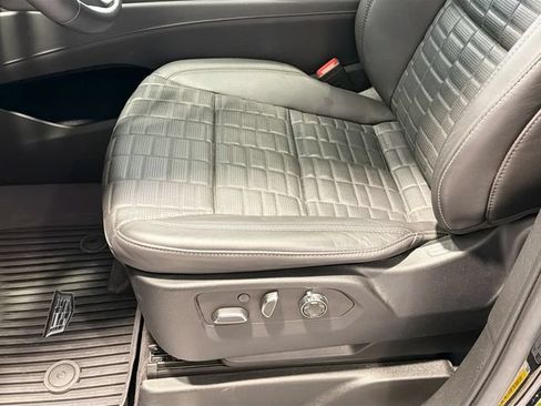 Certified 2023 Cadillac Escalade Sport Platinum w/ LPO, ONYX Package AWD/4WD image 17