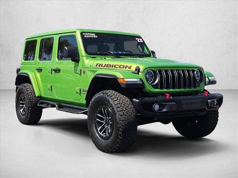 Used 2025 Jeep Wrangler Unlimited Rubicon AWD/4WD image 4