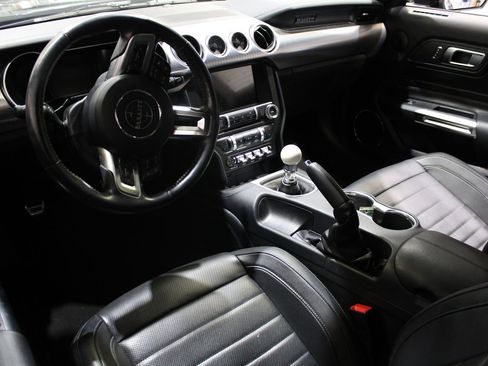 Used 2019 Ford Mustang Bullitt RWD image 5