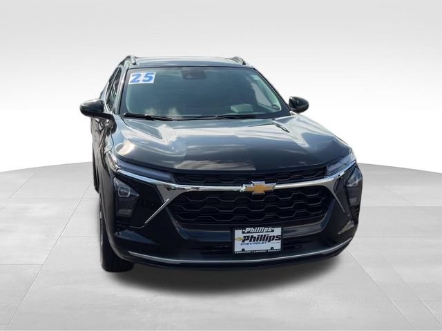 Used 2025 Chevrolet Trax LT w/ LT Convenience Package FWD image 8
