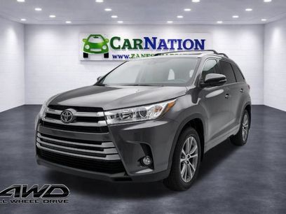 Used 2017 Toyota Highlander XLE w/ Carpet Mat Package