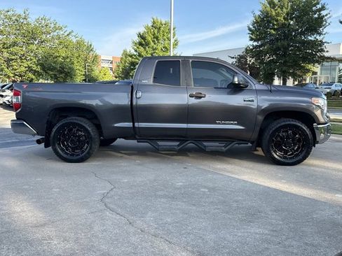 Used 2015 Toyota Tundra SR5 w/ SR5 Upgrade Package AWD/4WD image 2
