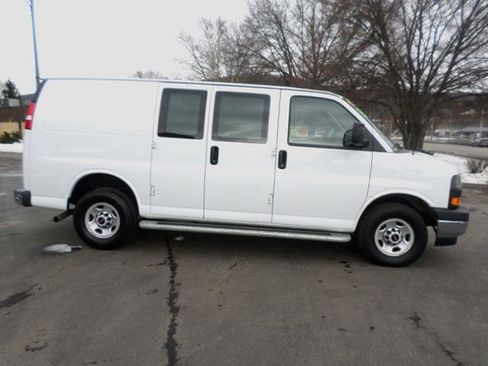 Used 2024 GMC Savana 2500 w/ Driver Convenience Package image 8
