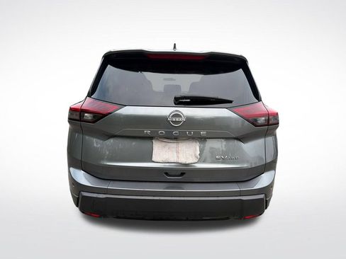 Used 2024 Nissan Rogue SV AWD/4WD image 5