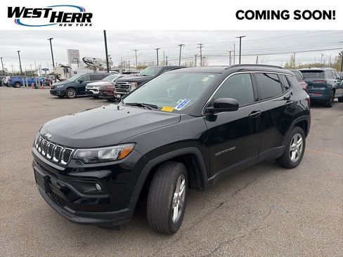 Used 2023 Jeep Compass Latitude w/ Convenience Group AWD/4WD image 4
