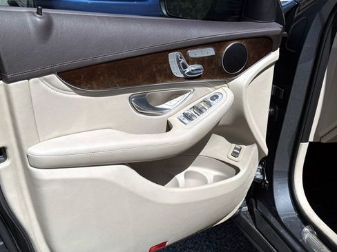 Used 2018 Mercedes-Benz GLC 300 image 18