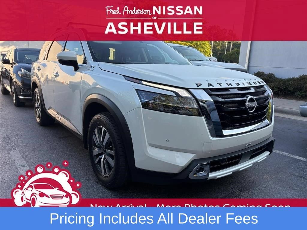 Used 2024 Nissan Pathfinder SL AWD/4WD image 1
