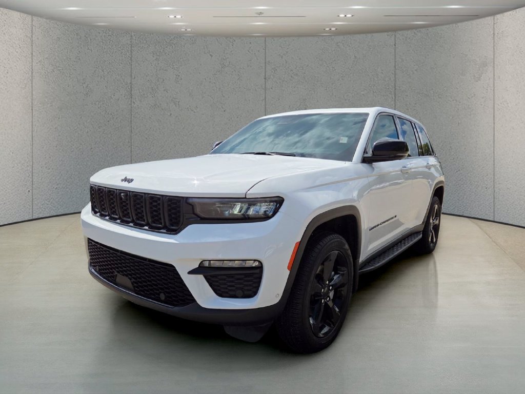 Used 2025 Jeep Grand Cherokee Limited w/ Luxury Tech Group II AWD/4WD image 12