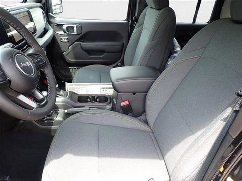 New 2025 Jeep Gladiator Willys image 8