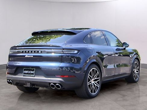 Certified 2026 Porsche Cayenne E-Hybrid Coupe AWD/4WD image 8