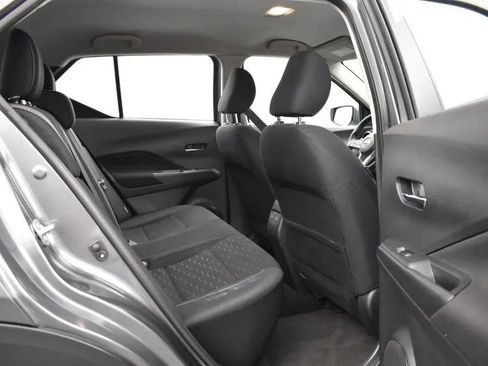 Used 2023 Nissan Kicks SV image 18