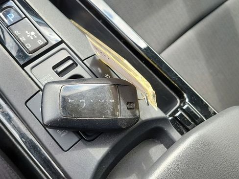 Used 2024 Toyota Prius LE image 28