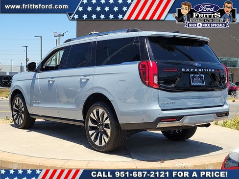 Certified 2025 Ford Expedition Platinum w/ Driver's Package AWD/4WD image 2