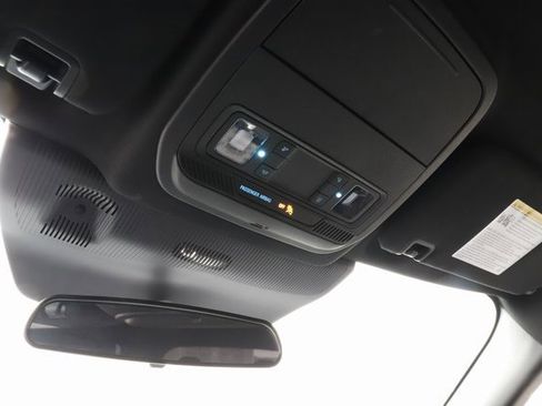 Used 2025 Ford Explorer ST-Line w/ ST-Line Street Pack image 42