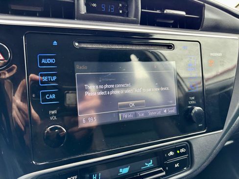 Used 2017 Toyota Corolla LE FWD image 32