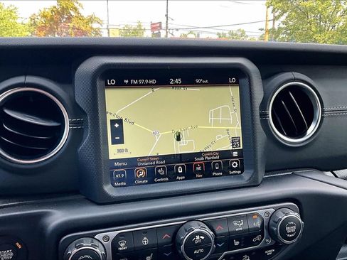 Used 2023 Jeep Wrangler Unlimited Sahara w/ Cold Weather Group AWD/4WD image 26