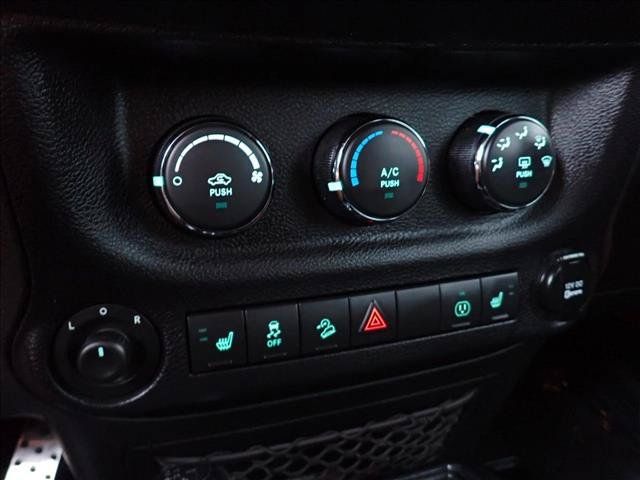 Used 2013 Jeep Wrangler Unlimited Sahara w/ Connectivity Group AWD/4WD image 18