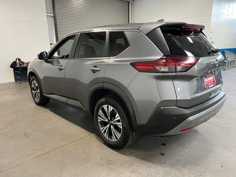 Used 2023 Nissan Rogue SV FWD image 5