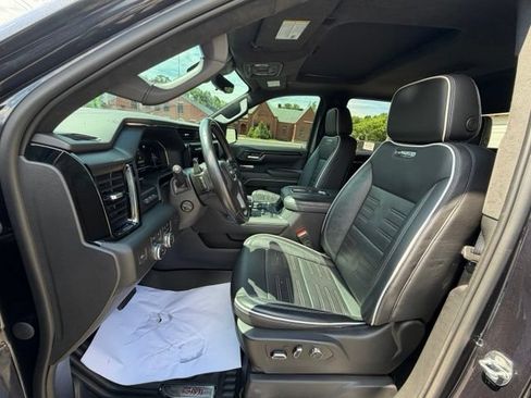 Used 2022 GMC Sierra 1500 AT4X AWD/4WD image 9