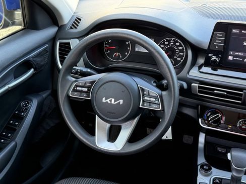 Used 2023 Kia Seltos LX AWD/4WD image 13