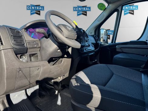 Used 2025 RAM ProMaster 2500 w/ Storage Group image 11