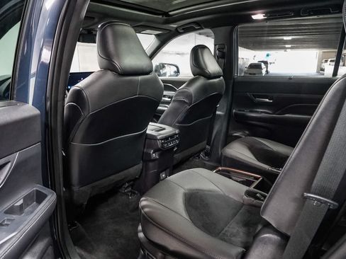 Certified 2025 Toyota Grand Highlander AWD Hybrid image 19