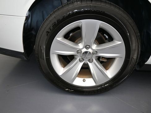 Used 2023 Dodge Challenger SXT image 34