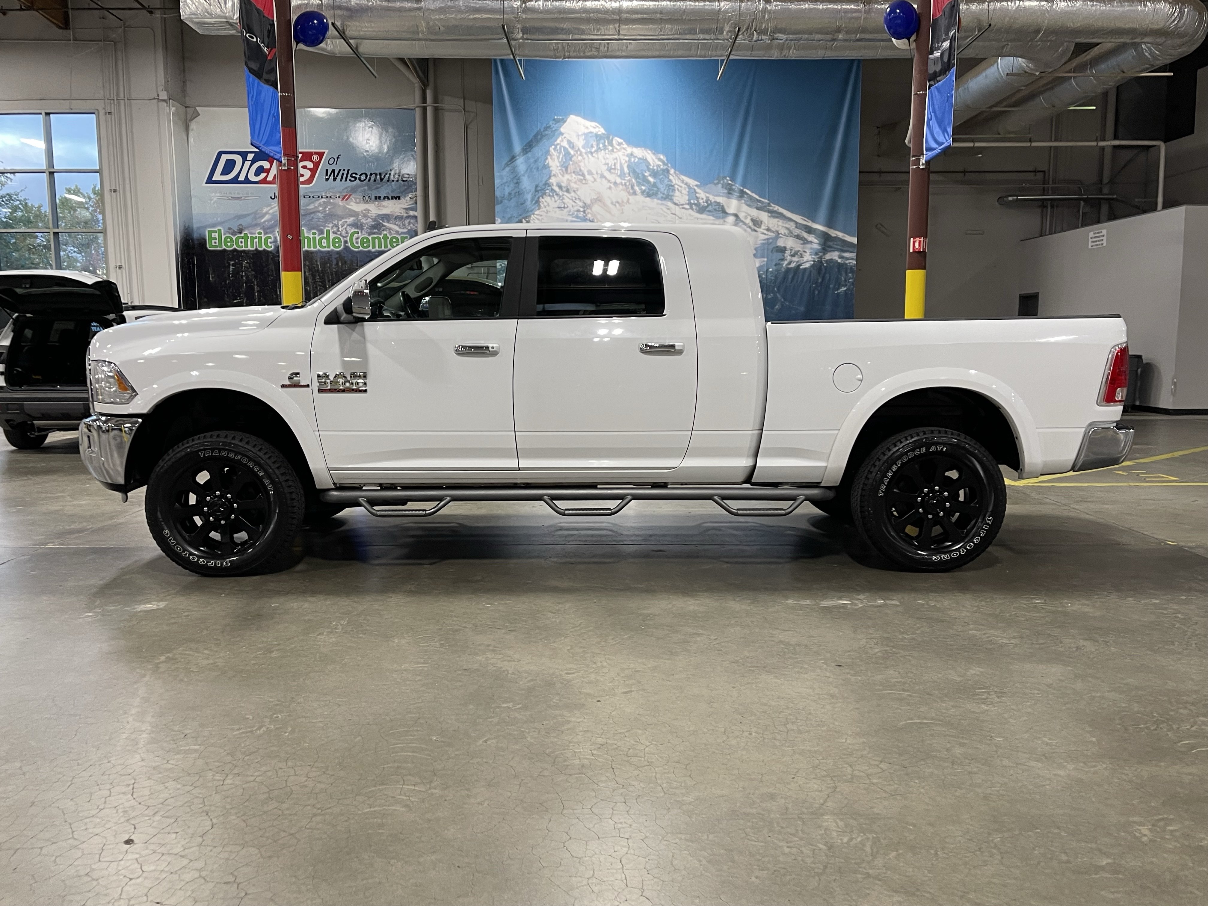 Used 2016 RAM 3500 Laramie w/ Convenience Group AWD/4WD image 2