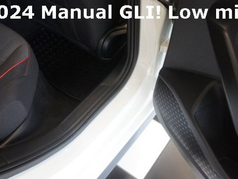 Used 2024 Volkswagen Jetta GLI 40th Anniversary Edition image 34