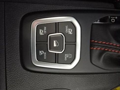 Used 2026 Nissan Frontier PRO-4X w/ Pro Premium Package AWD/4WD image 16