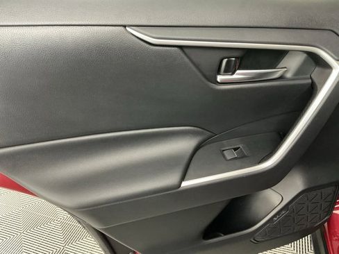 Used 2019 Toyota RAV4 XLE Premium w/ Cold Weather Package image 9