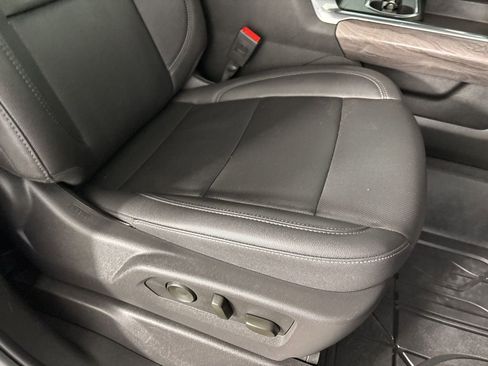 Used 2025 Chevrolet Silverado 3500 LTZ w/ LTZ Premium Package image 27