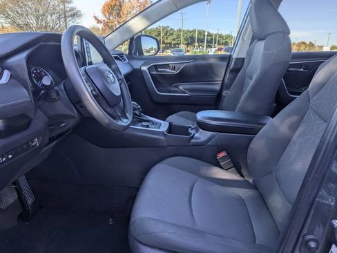 Used 2022 Toyota RAV4 XLE image 26