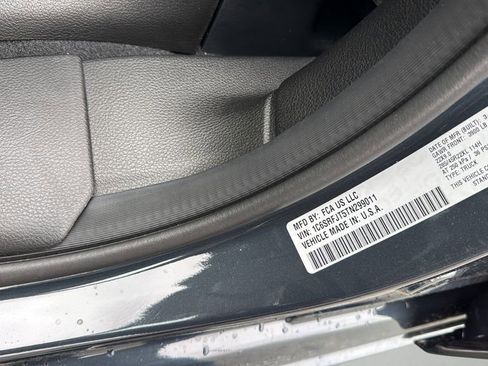 New 2026 RAM 1500 Laramie AWD/4WD image 36