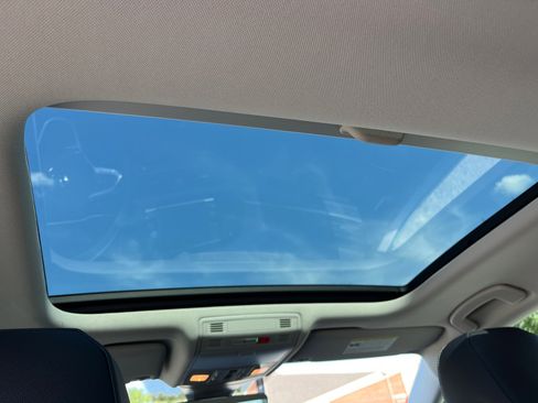 Used 2024 Volkswagen Jetta SE w/ Panoramic Sunroof Package image 16