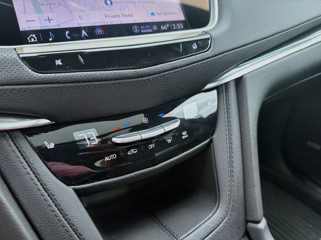 Used 2025 Cadillac XT5 Premium Luxury w/ Technology Package AWD/4WD image 21