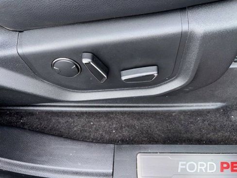 Used 2017 Ford F150 Raptor w/ Equipment Group 802A Luxury image 7