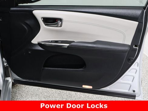 Used 2018 Toyota Avalon Limited image 39