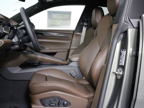 New 2025 Porsche Macan Turbo Electric image 5