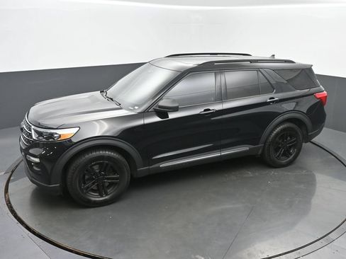 Used 2021 Ford Explorer XLT w/ Equipment Group 202A AWD/4WD image 54