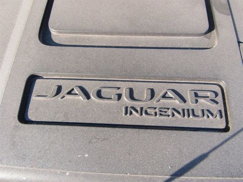 Used 2018 Jaguar XE image 8