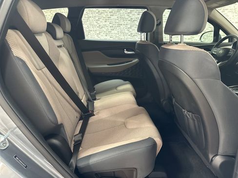 Used 2019 Hyundai Santa Fe SE image 12