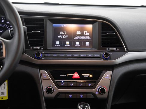 Used 2018 Hyundai Elantra SEL w/ Cargo Package FWD image 16
