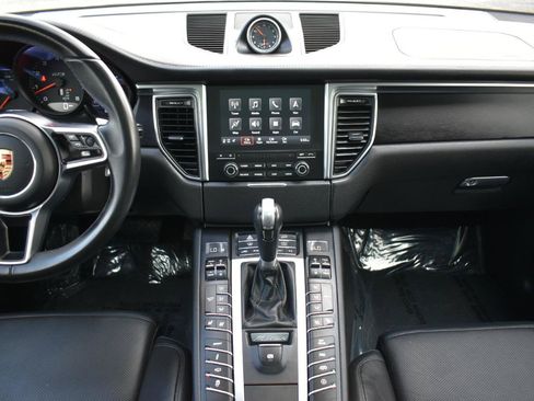 Used 2017 Porsche Macan GTS AWD/4WD image 19
