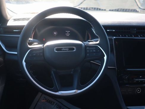 New 2025 Jeep Grand Cherokee Laredo image 4