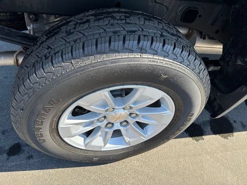 Used 2025 Chevrolet Silverado 1500 LT RWD image 11