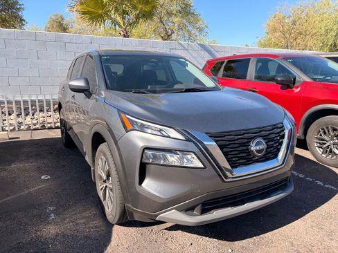 Used 2023 Nissan Rogue SV FWD image 4