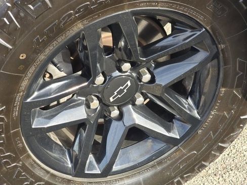 Used 2019 Chevrolet Silverado 1500 LT Trail Boss image 28