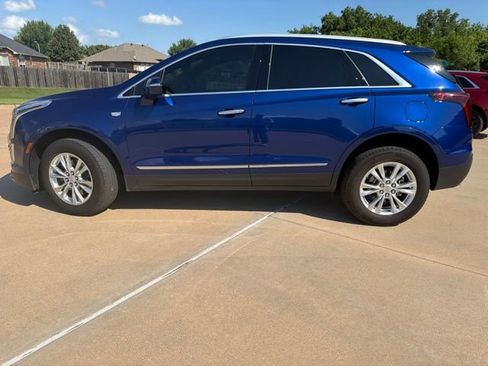 Used 2025 Cadillac XT5 Luxury FWD image 2