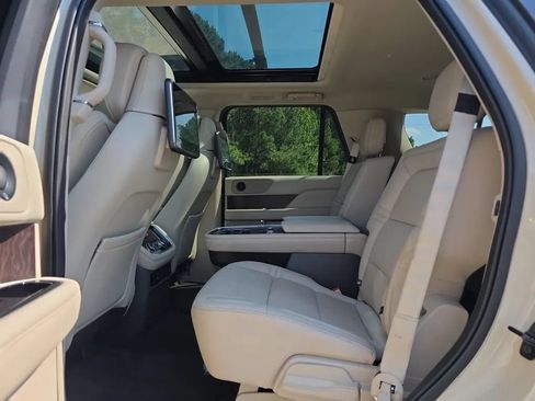Used 2018 Lincoln Navigator Reserve w/ Technology Package AWD/4WD image 44